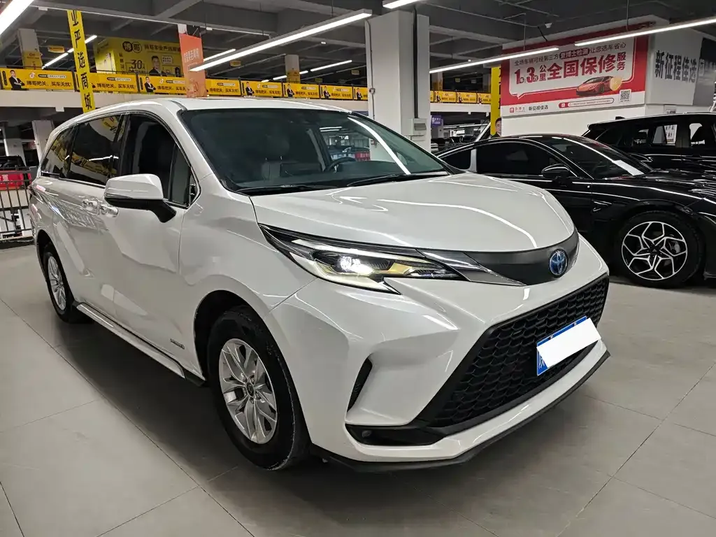 Toyota Granvia 2024 из CN, фото 5