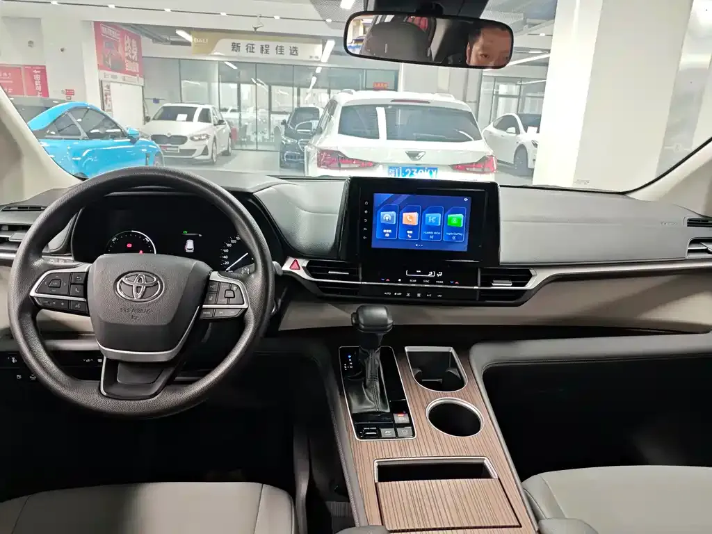 Toyota Granvia 2024 из CN, фото 6