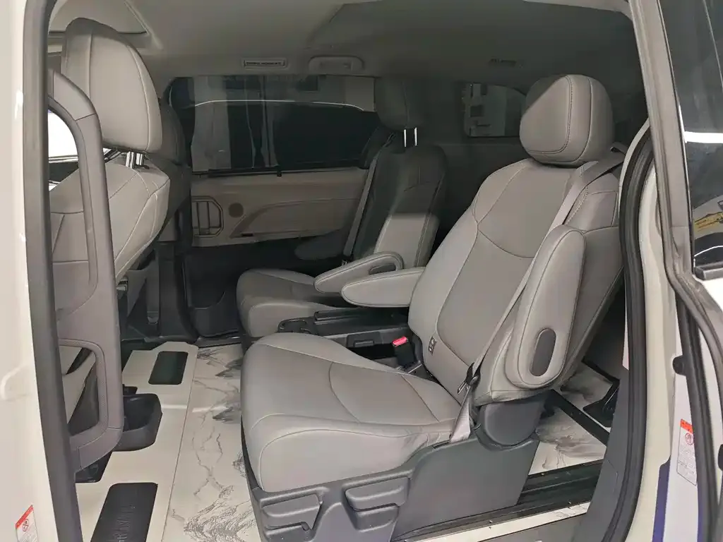 Toyota Granvia 2024 из CN, фото 3