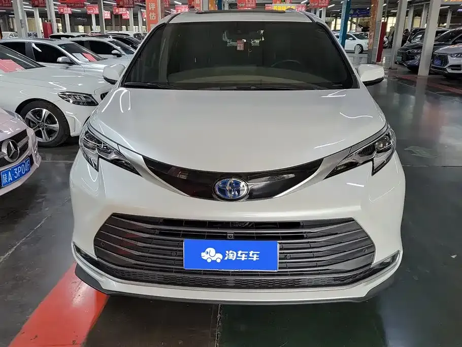 Toyota Sienna 2024 из CN, фото 6