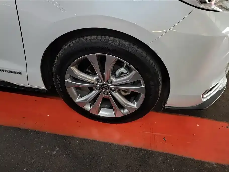 Toyota Sienna 2024 из CN, фото 9