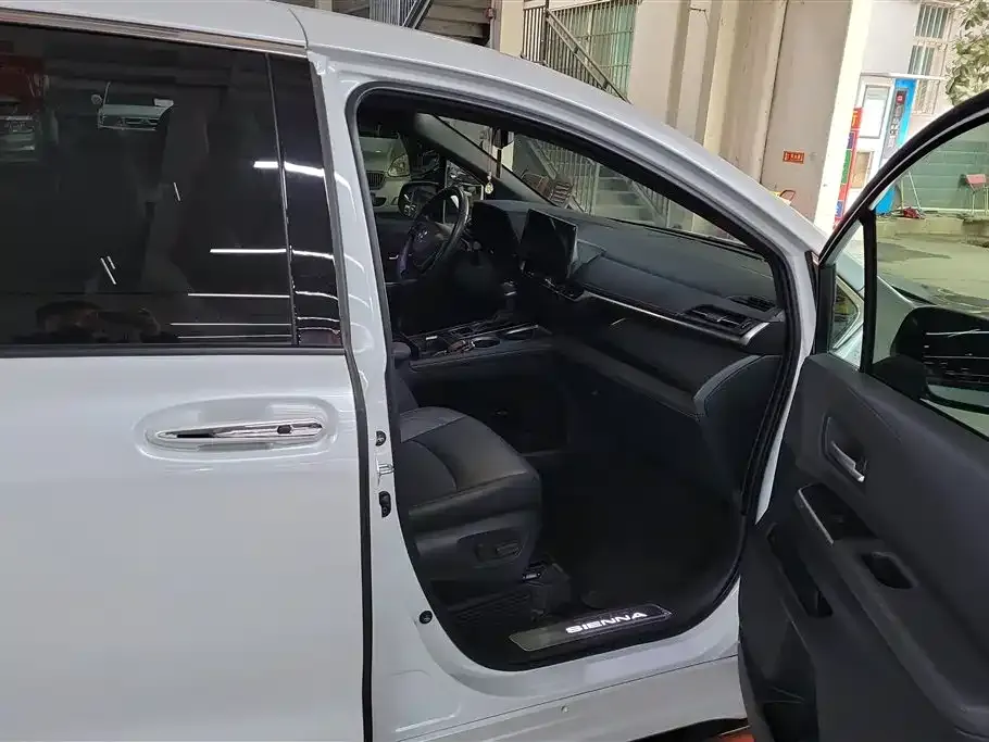 Toyota Sienna 2024 из CN, фото 7