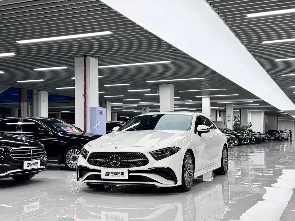 Mercedes-Benz CLS — фото 1