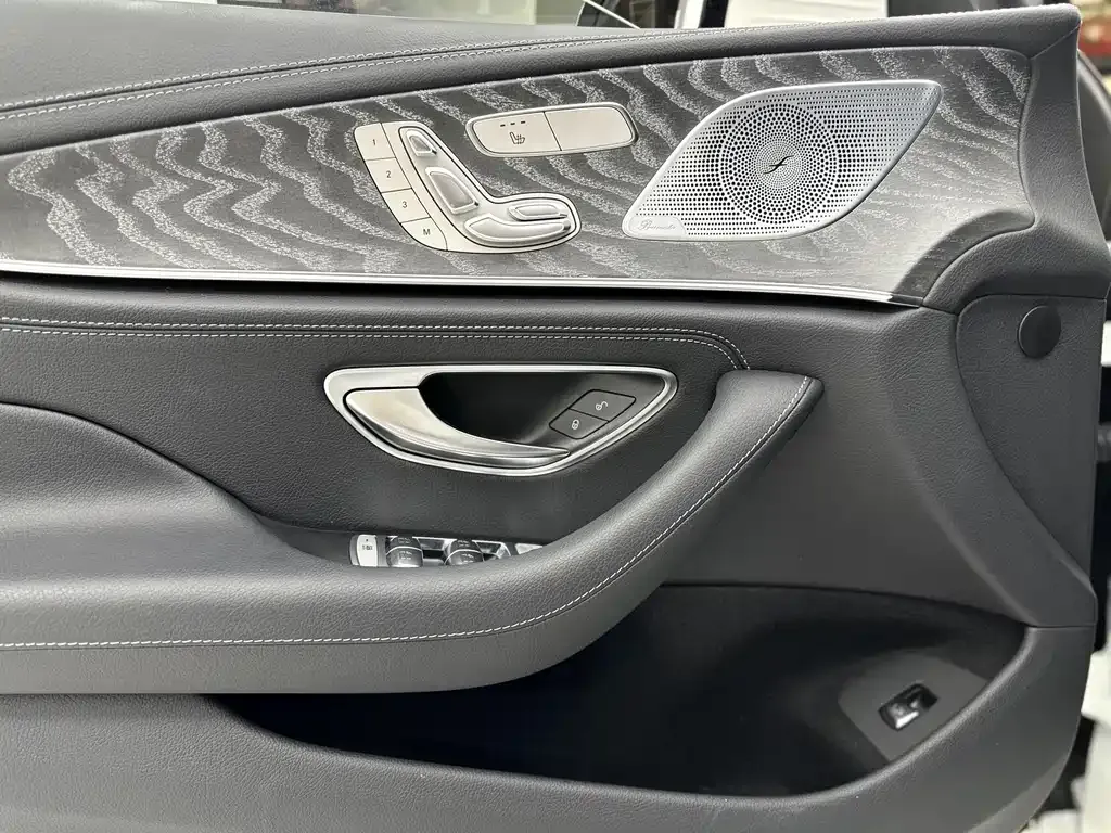 Mercedes-Benz CLS — фото 10
