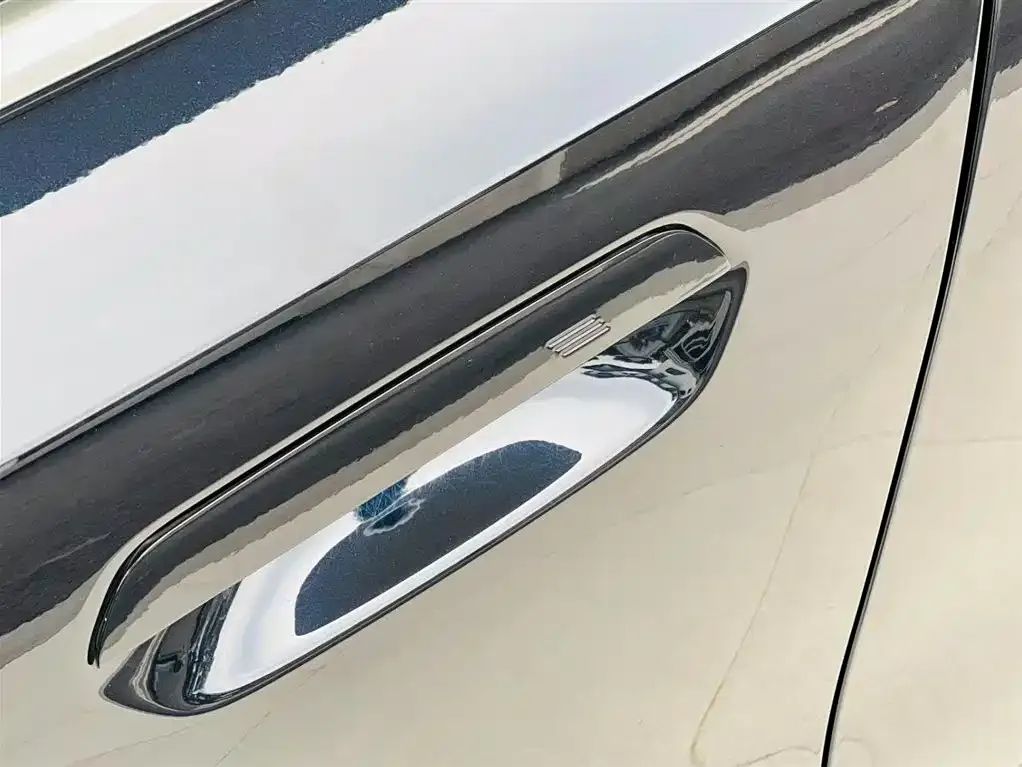BMW 5 Series 2025 из CN, фото 9