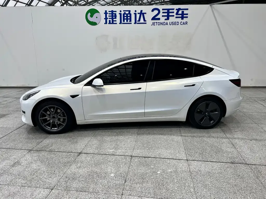 Tesla Model 3 — фото 4