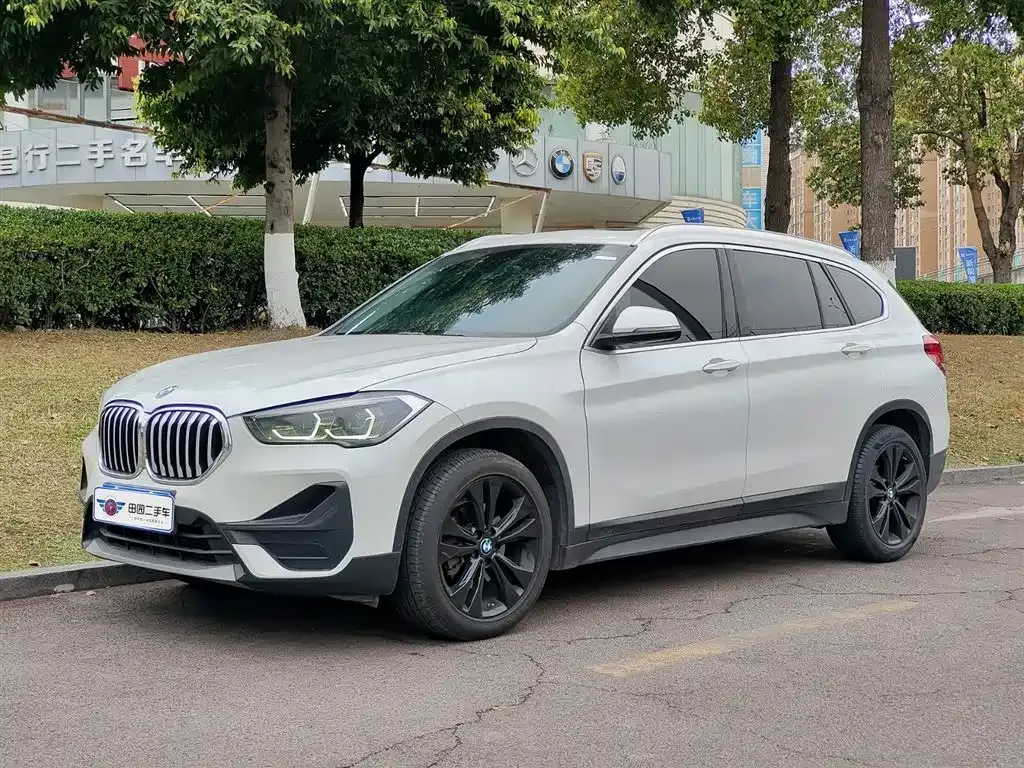 BMW X1 — фото 1