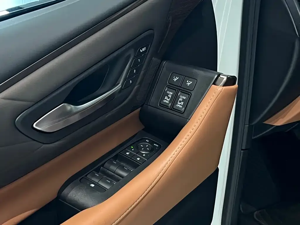 Toyota Vellfire 2024 из CN, фото 7