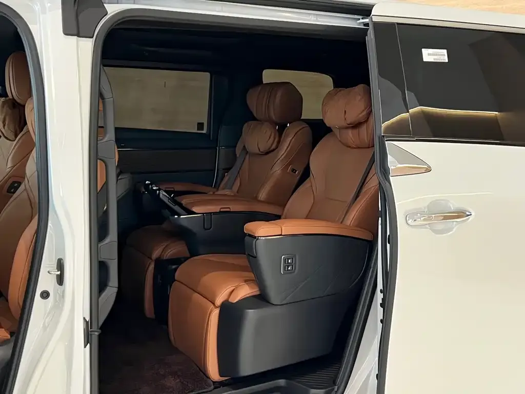 Toyota Vellfire 2024 из CN, фото 9