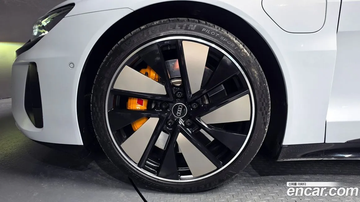 Audi e-tron GT 2022 из KR, фото 2