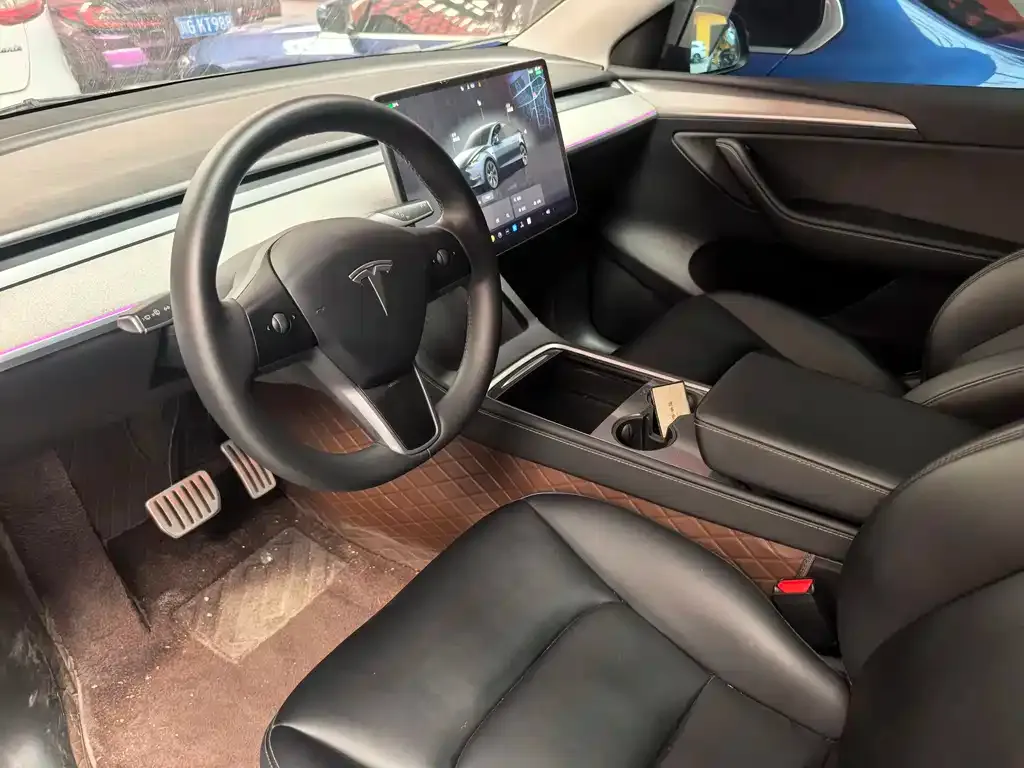 Tesla Model Y — фото 2