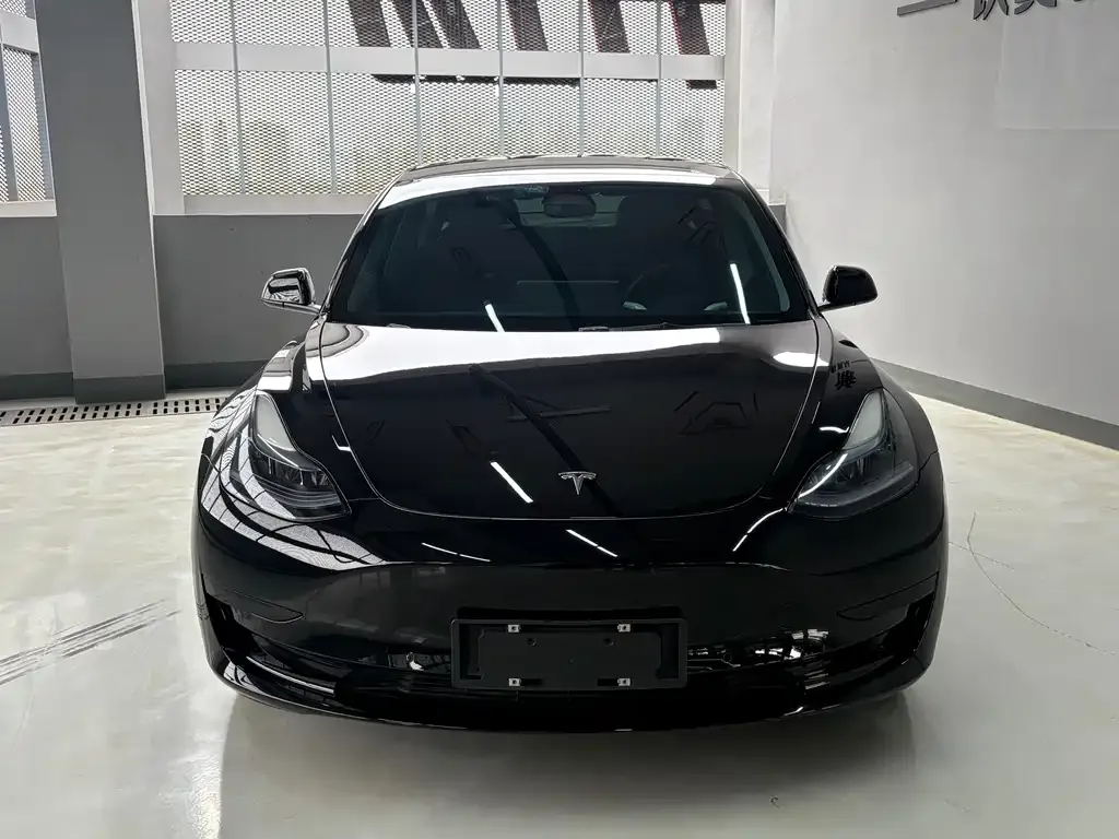 Tesla Model 3 — фото 4