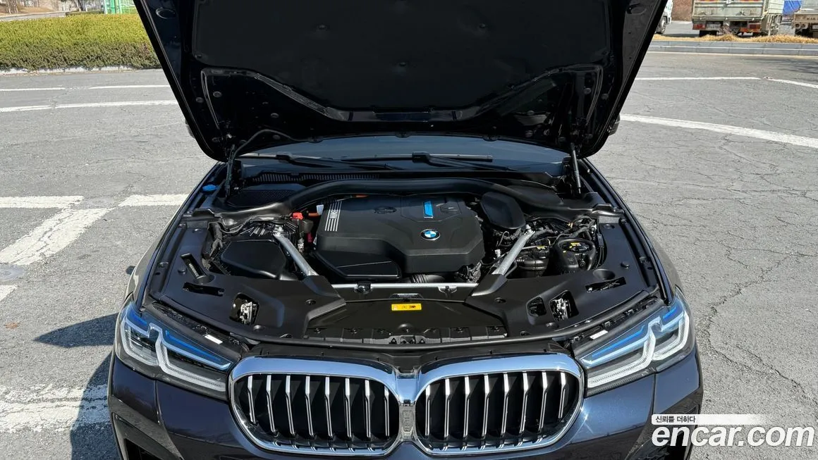 BMW 5-Series 2023 из KR, фото 10