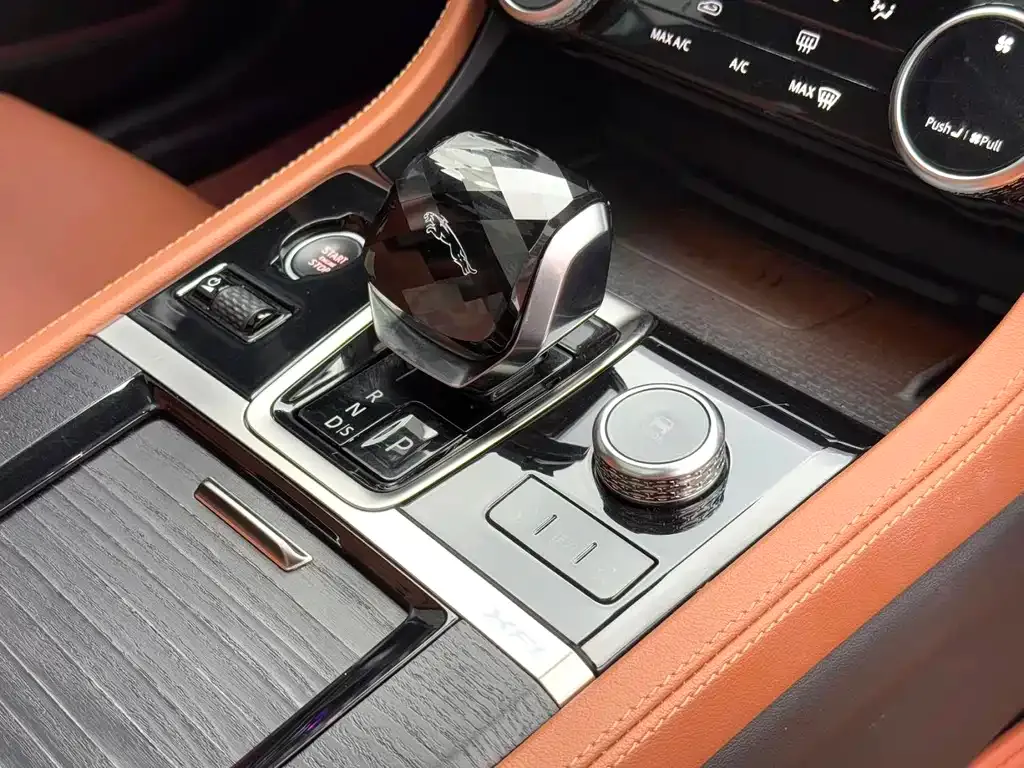 Jaguar XFL 2021 из CN, фото 7
