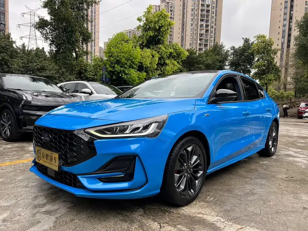 Ford Focus 2022 из CN, фото 1