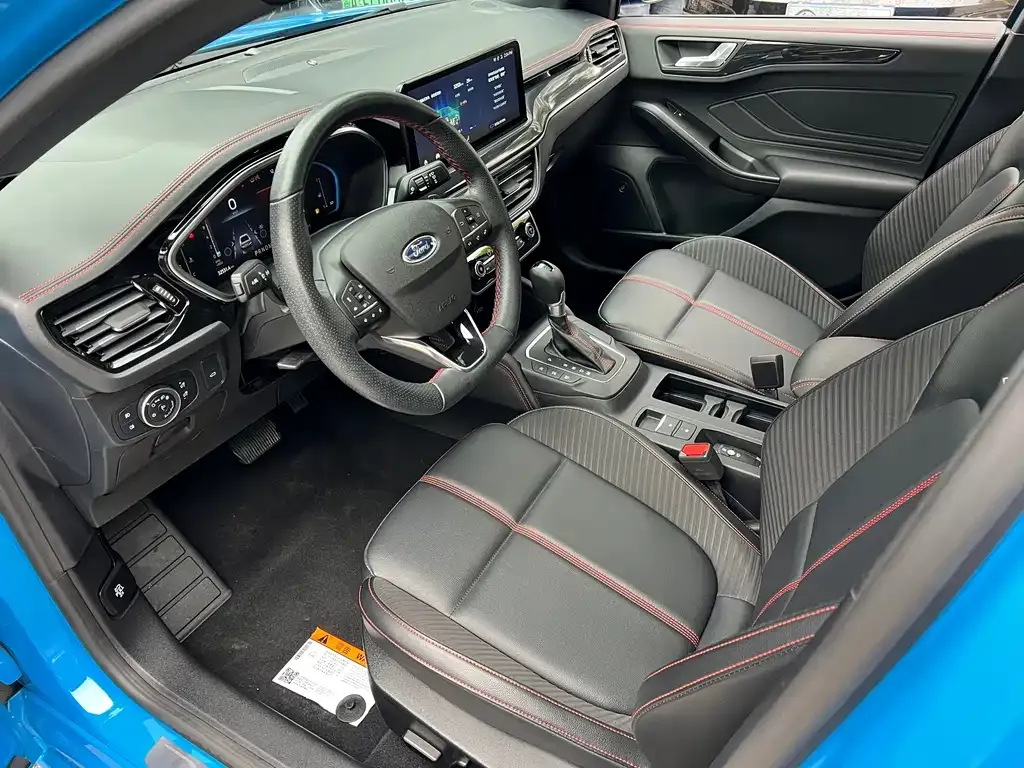 Ford Focus 2022 из CN, фото 7