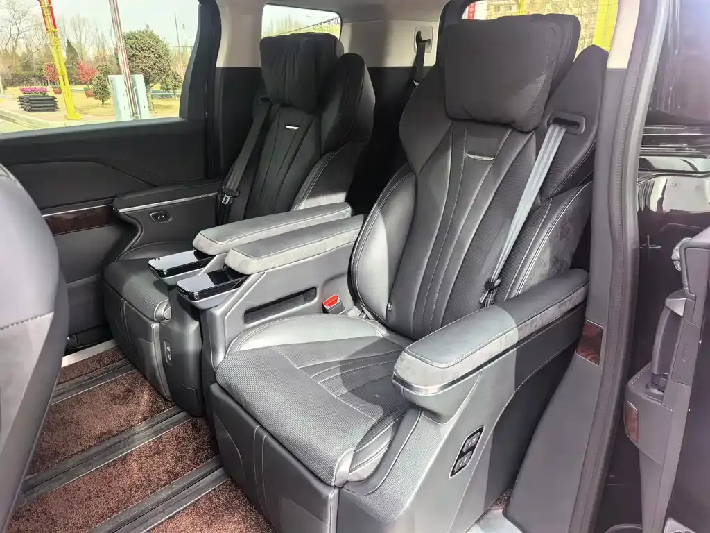 Hongqi HQ9 PHEV 2024 из CN, фото 2