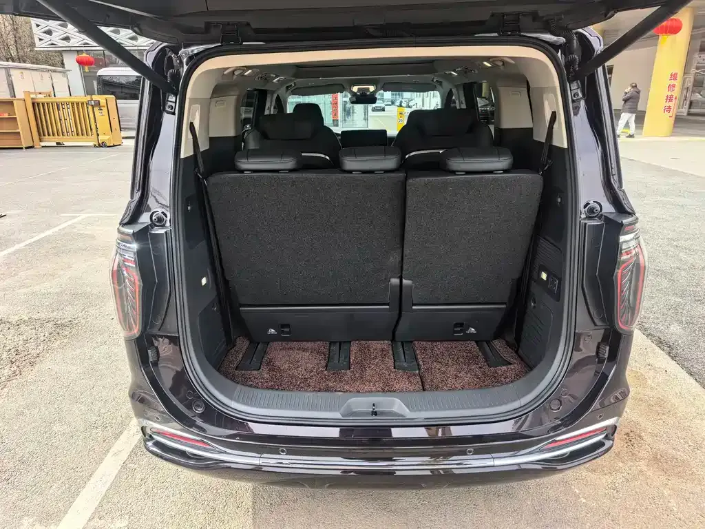 Hongqi HQ9 PHEV 2024 из CN, фото 8