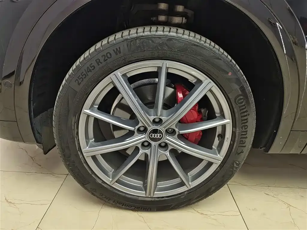 Audi Q5L 2021 из CN, фото 5