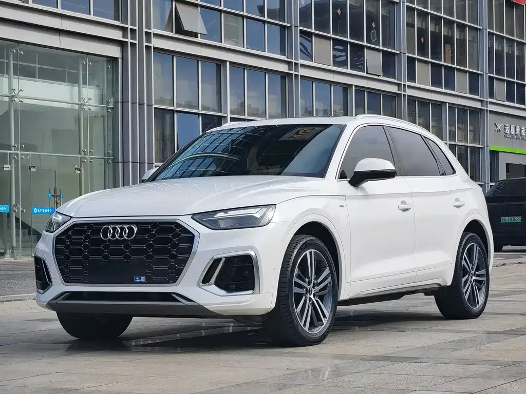 Audi Q5L 2022 из CN, фото 1