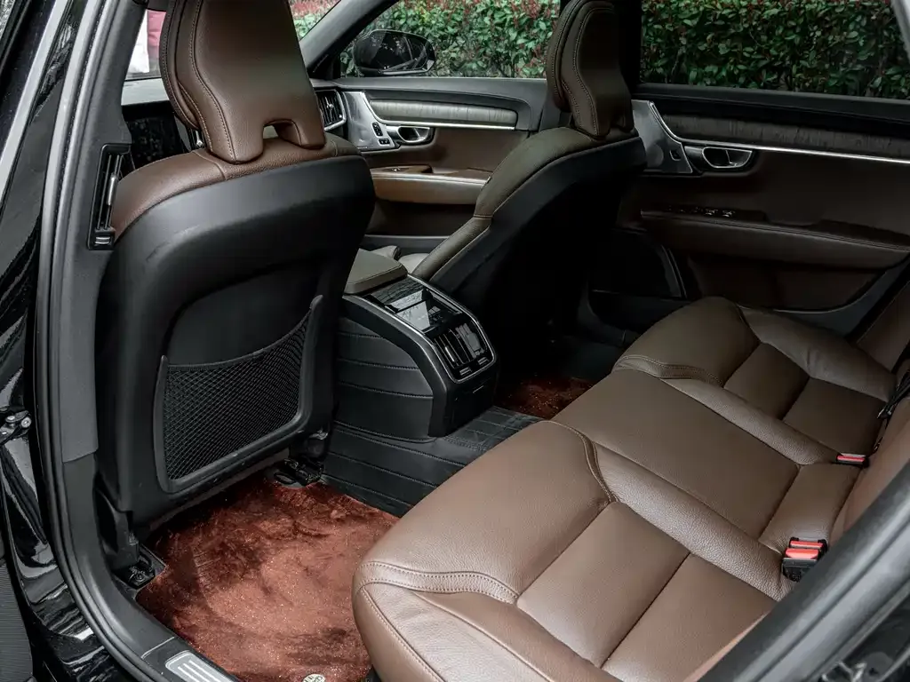 Volvo S90 2023 из CN, фото 3