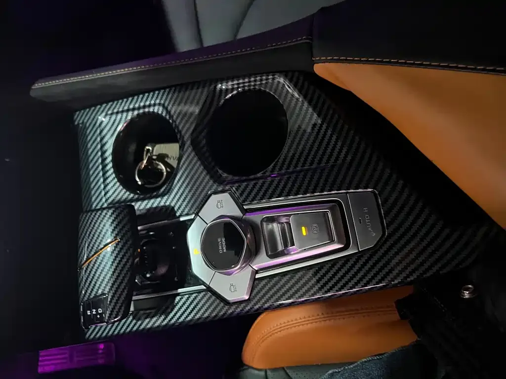 Changan UNI-V 2024 из CN, фото 3