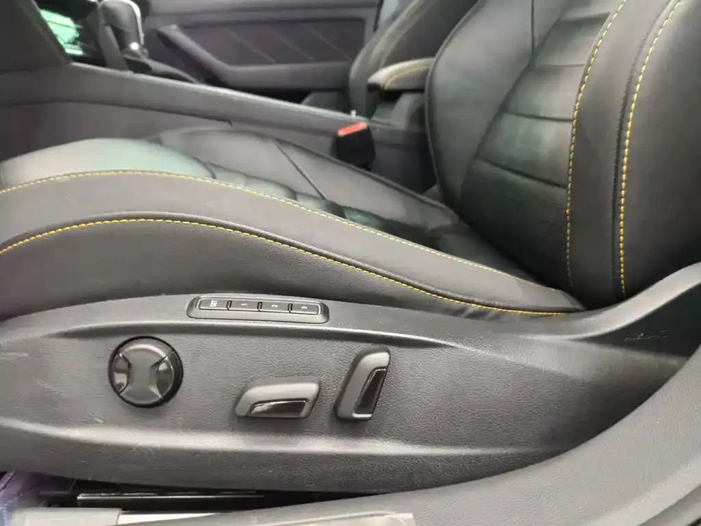 Volkswagen CC 2024 из CN, фото 9