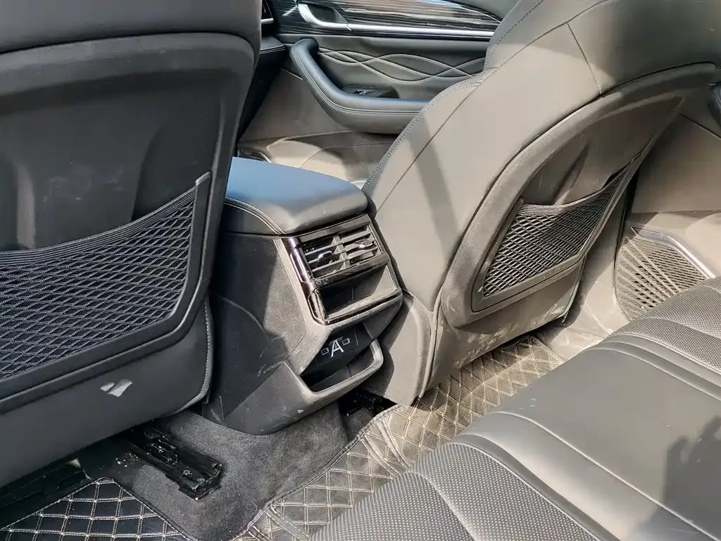 Geely Xingyue L 2025 из CN, фото 2