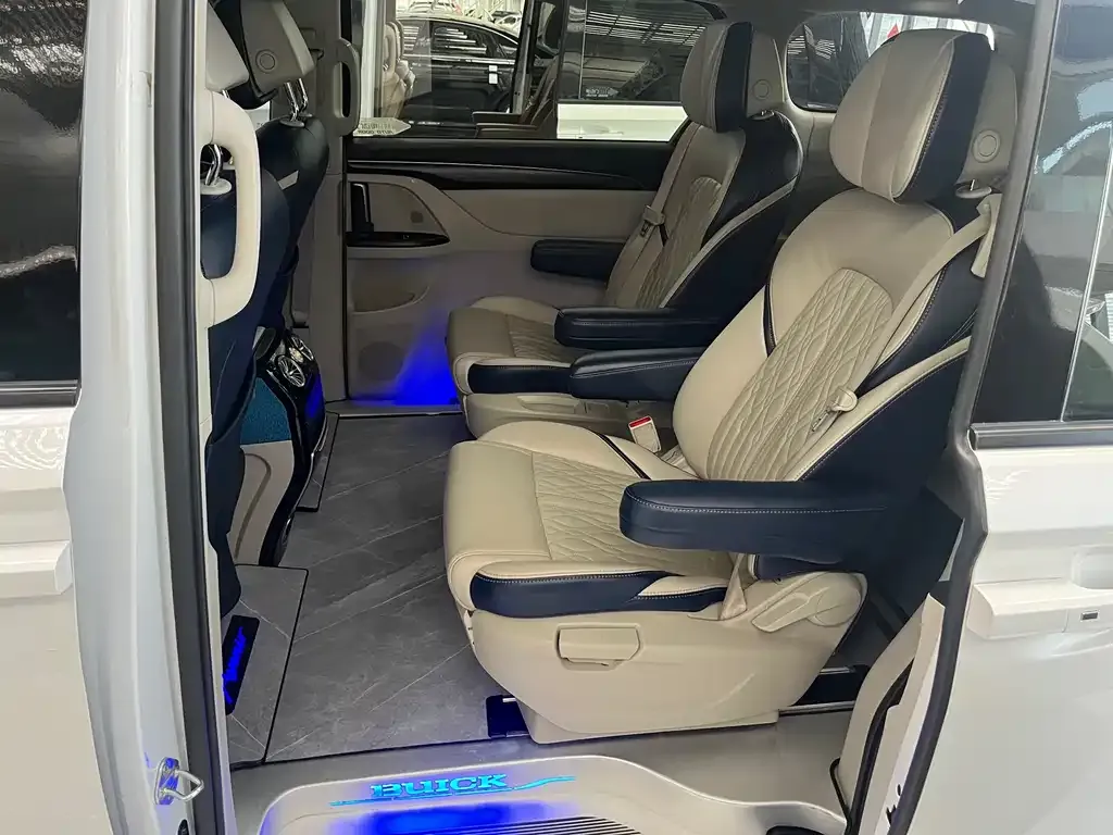 Buick GL8 2022 из CN, фото 2