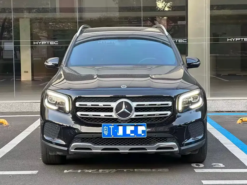 Mercedes-Benz GLB — фото 1