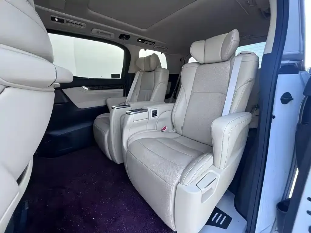 Toyota Alphard 2022 из CN, фото 4