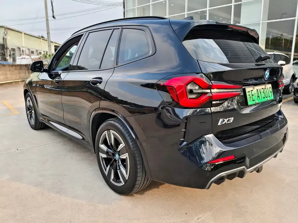BMW iX3 2024 из CN, фото 2