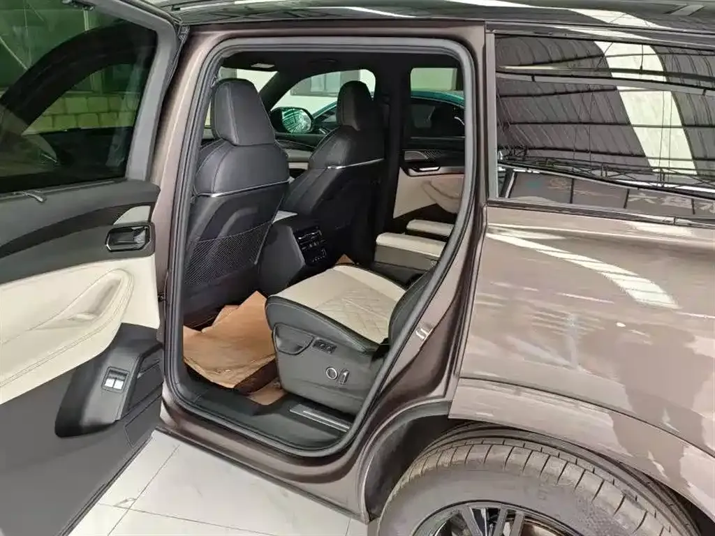 Audi Q6 2022 из CN, фото 3