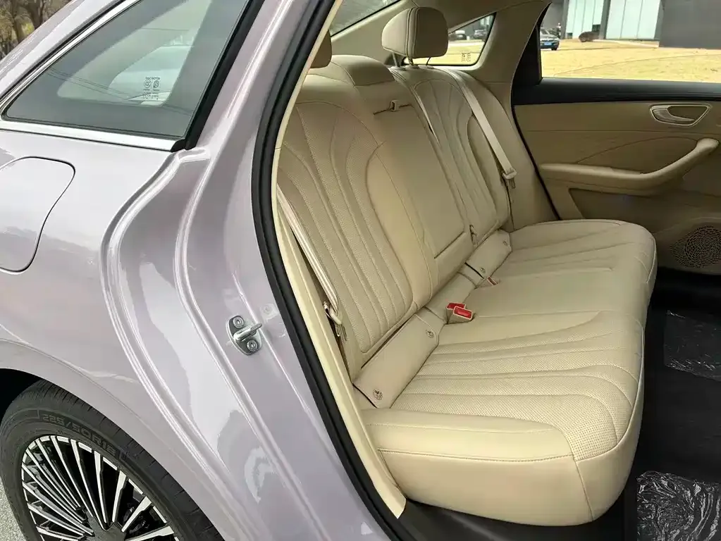 Roewe M7 DMH 2026 из CN, фото 5