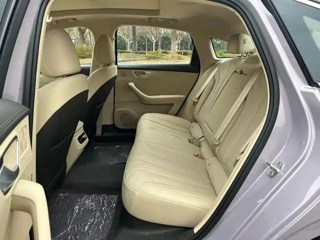Roewe M7 DMH 2026 из CN, фото 9