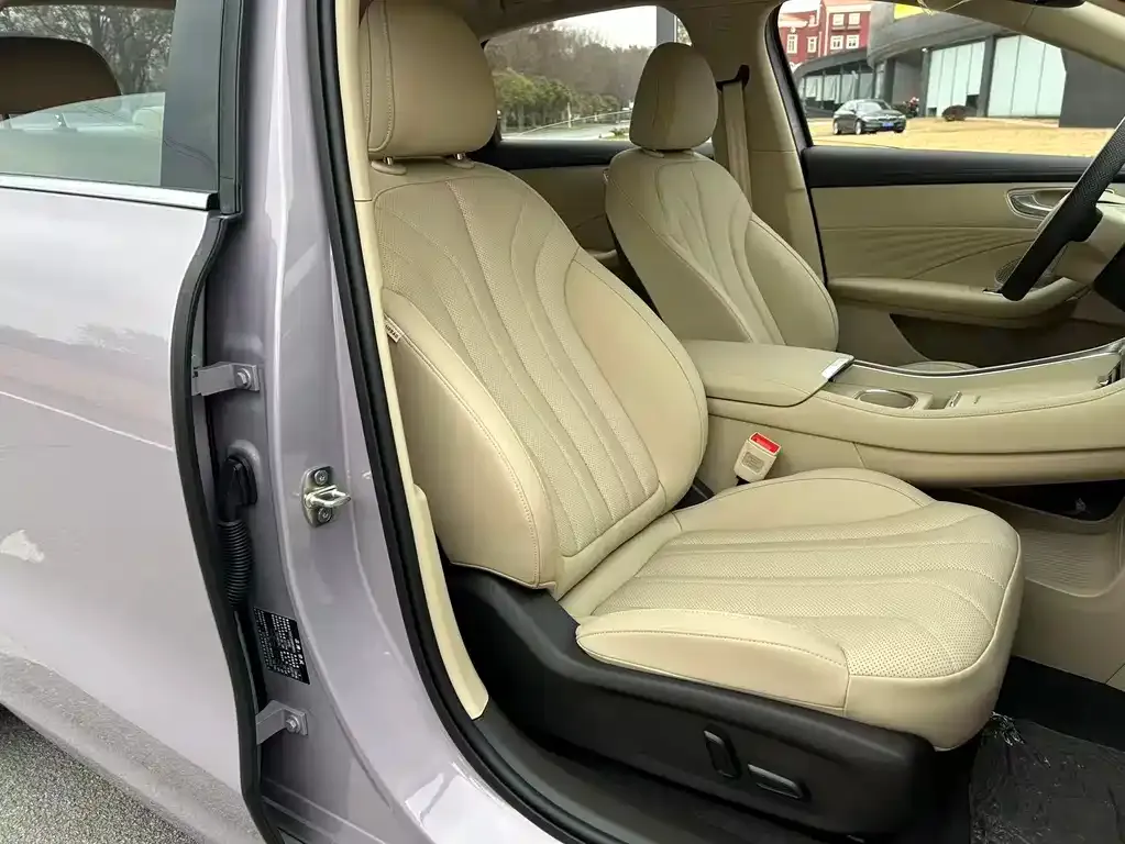 Roewe M7 DMH 2026 из CN, фото 10