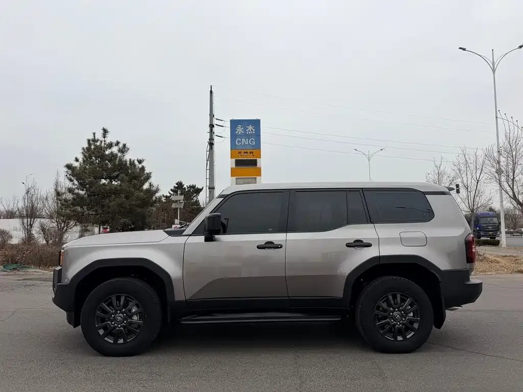 Toyota Prado 2024 из CN, фото 2