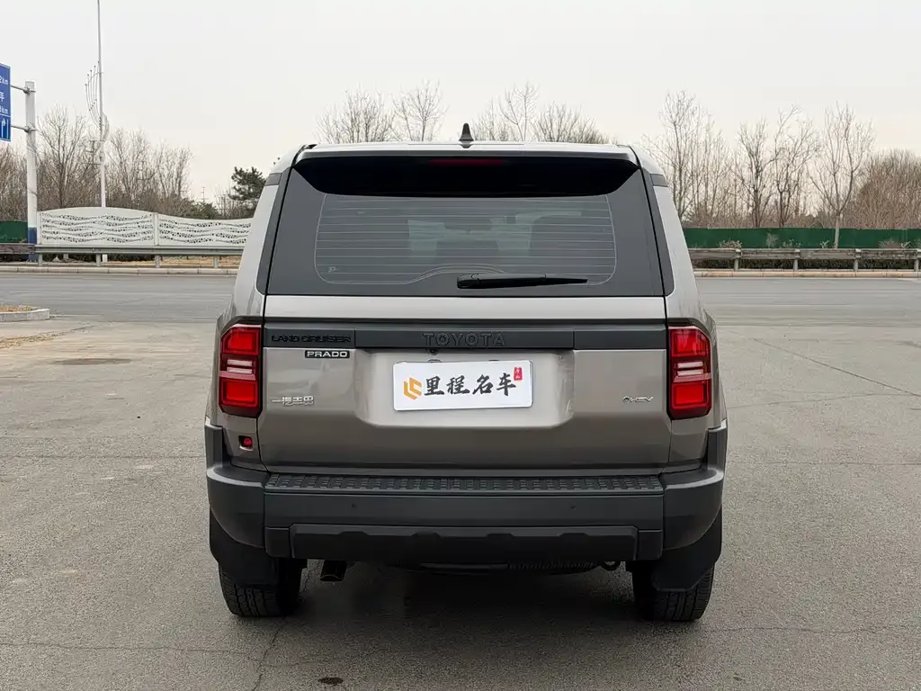 Toyota Prado 2024 из CN, фото 8