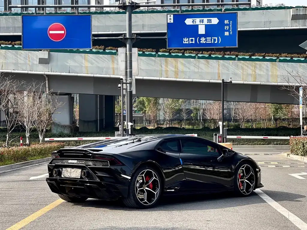 Lamborghini Huracan 2023 из CN, фото 9