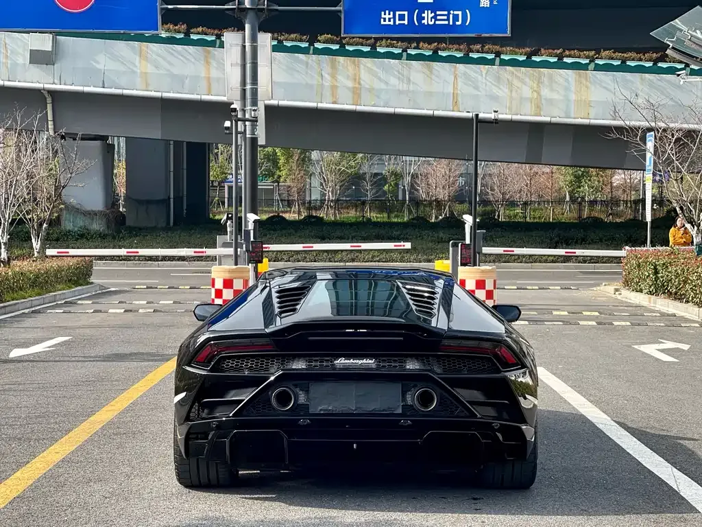 Lamborghini Huracan 2023 из CN, фото 6