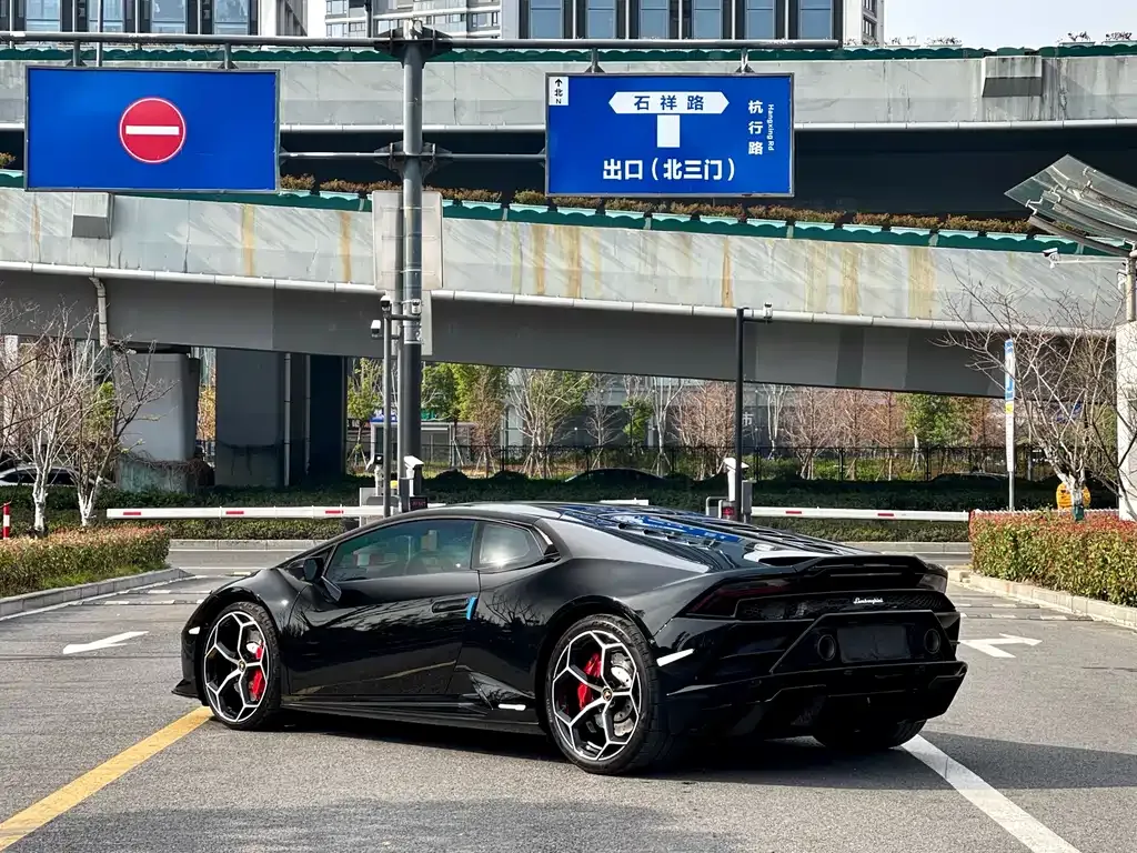 Lamborghini Huracan 2023 из CN, фото 8