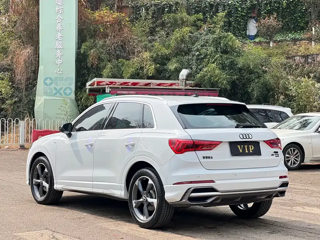 Audi Q3 — фото 10