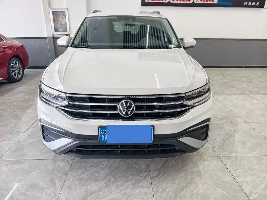 Volkswagen Tiguan L 2022 из CN, фото 1
