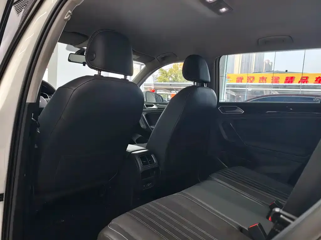 Volkswagen Tiguan L 2022 из CN, фото 3