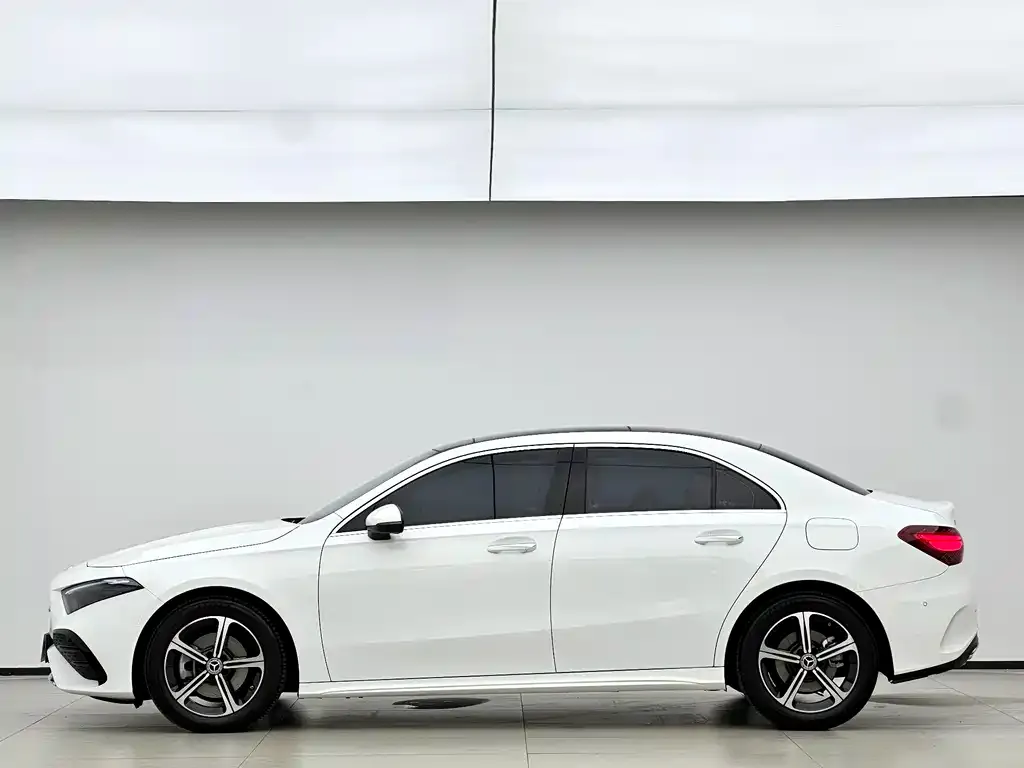 Mercedes-Benz A-Class — фото 10