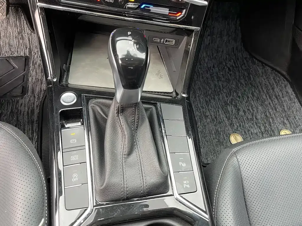 Volkswagen Passat — фото 8
