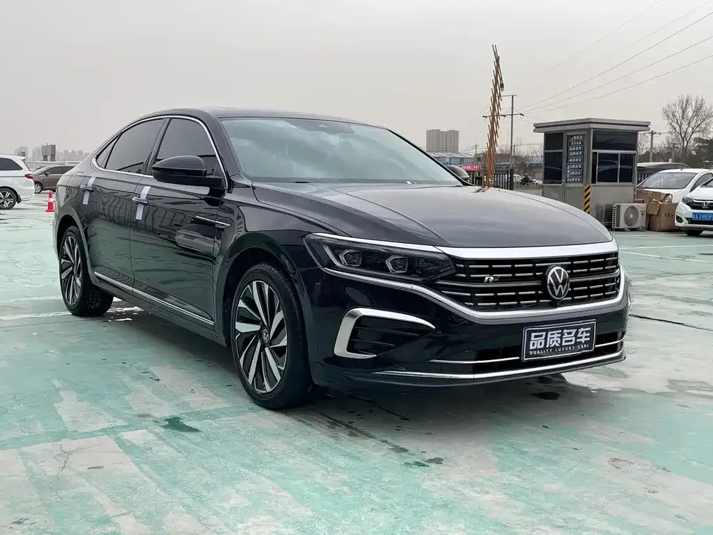 Volkswagen Passat — фото 2