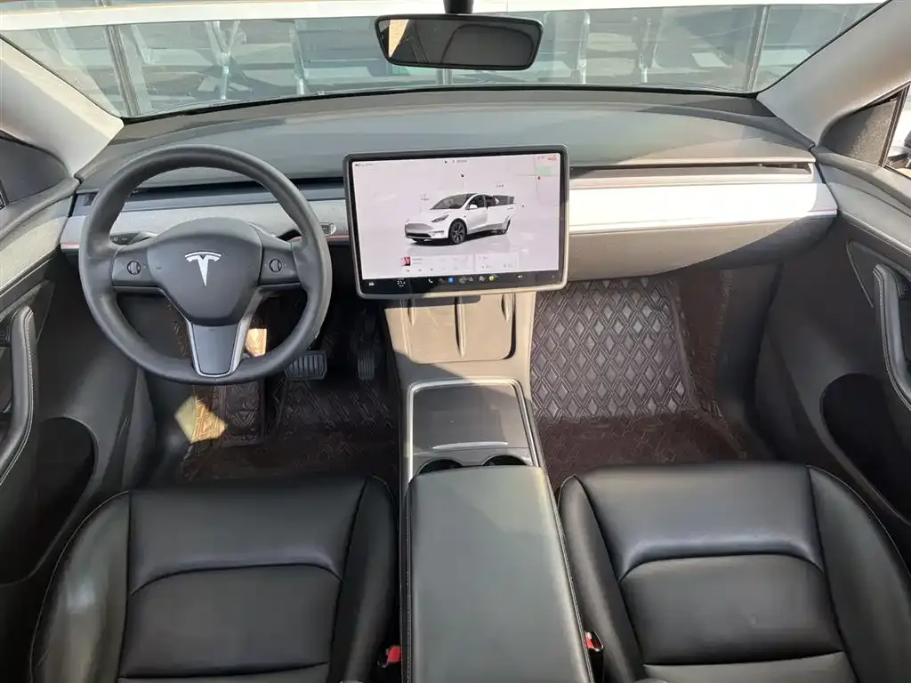 Tesla Model Y — фото 3