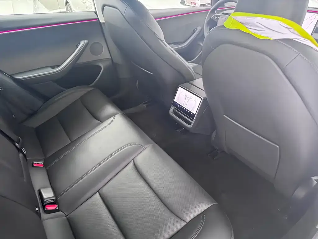 Tesla Model 3 — фото 2