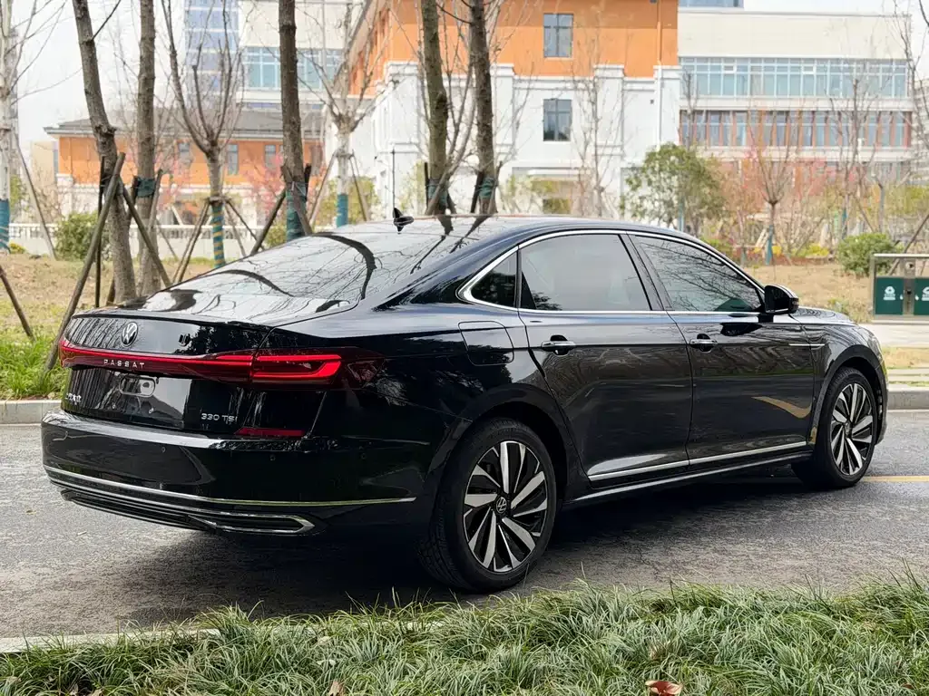 Volkswagen Passat — фото 6